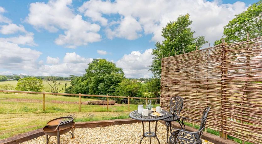 Photo of 1 Bed in Lamphey