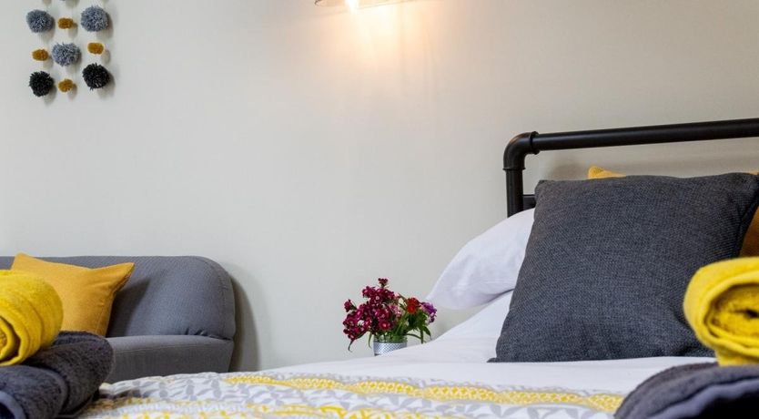 Photo of 1 Bed in Llanfairtalhaiarn