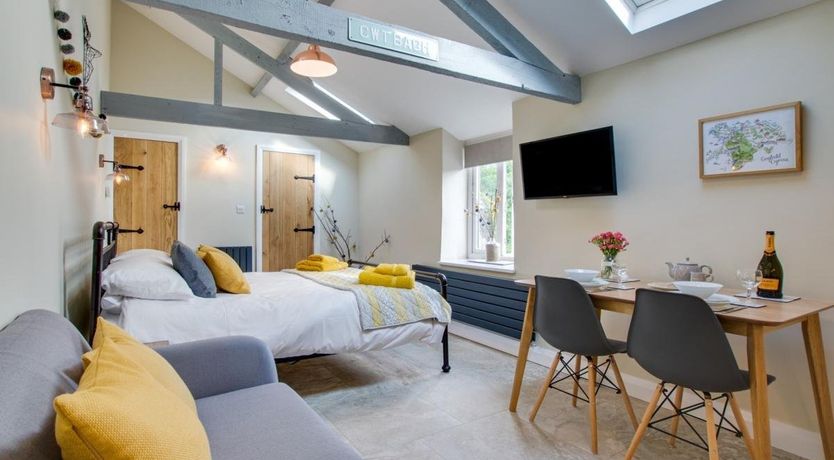 Photo of 1 Bed in Llanfairtalhaiarn