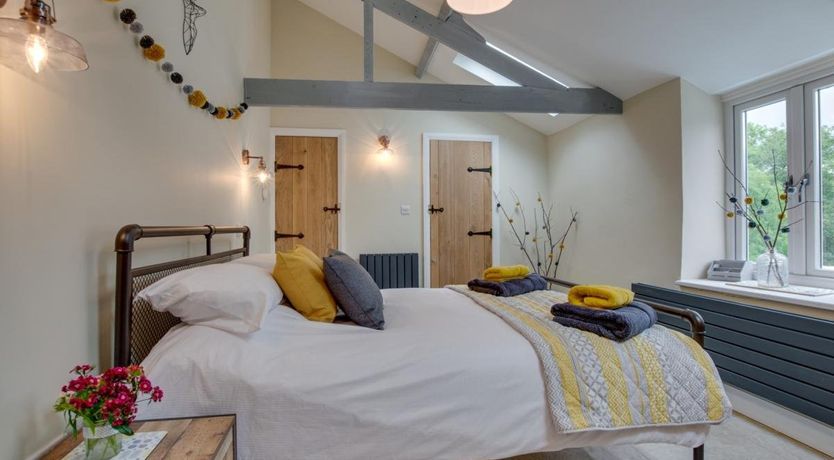 Photo of 1 Bed in Llanfairtalhaiarn