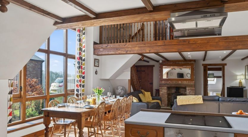 Photo of 4 Bed in Newport