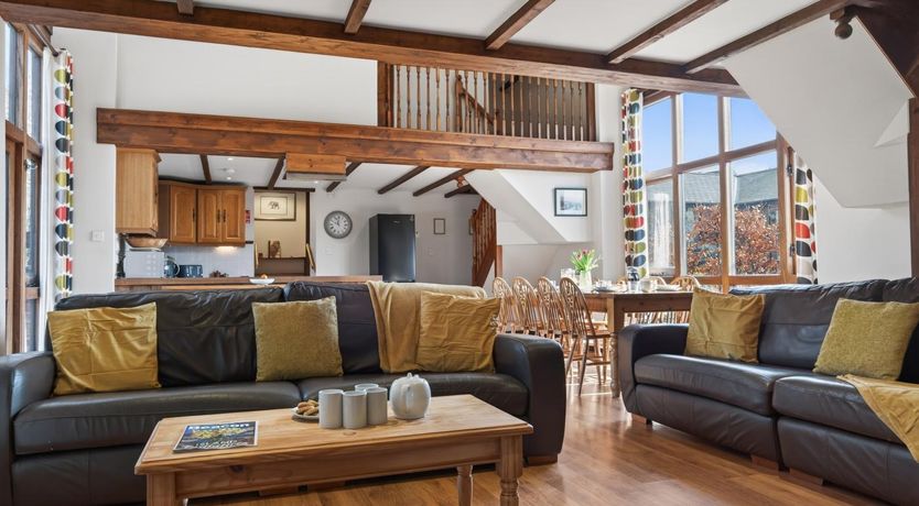 Photo of 4 Bed in Newport
