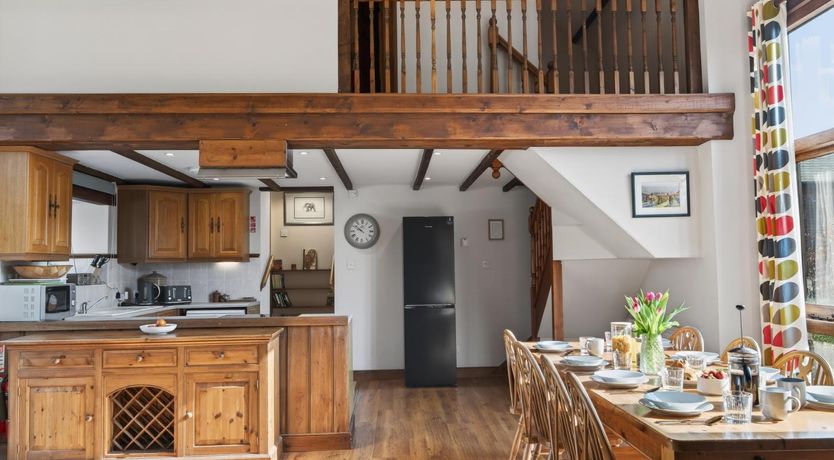 Photo of 4 Bed in Newport