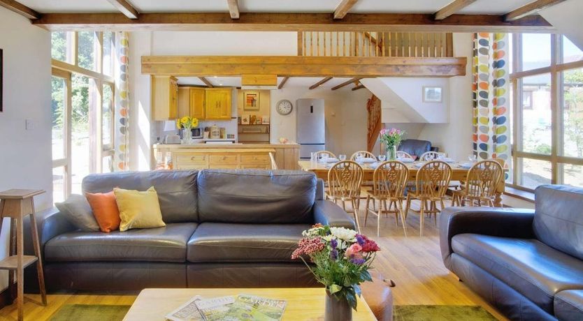 Photo of 4 Bed in Porchfield