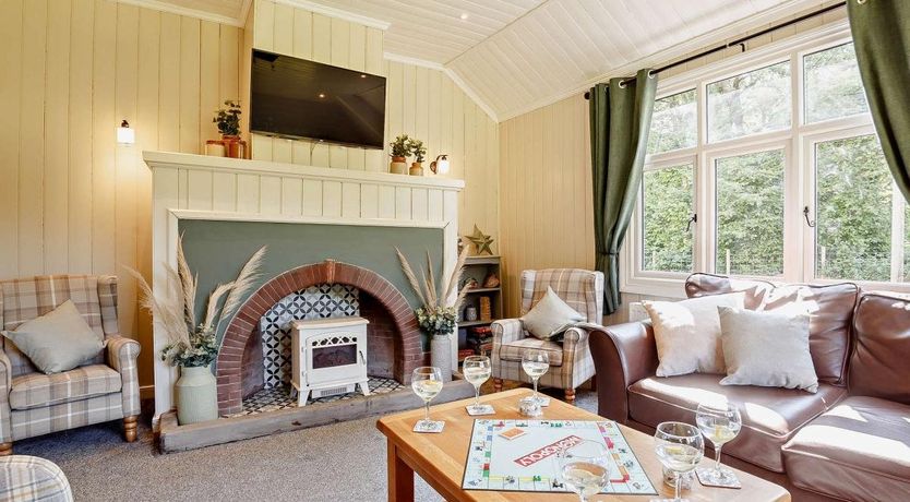 Photo of 4 Bed in Llanfairtalhaiarn