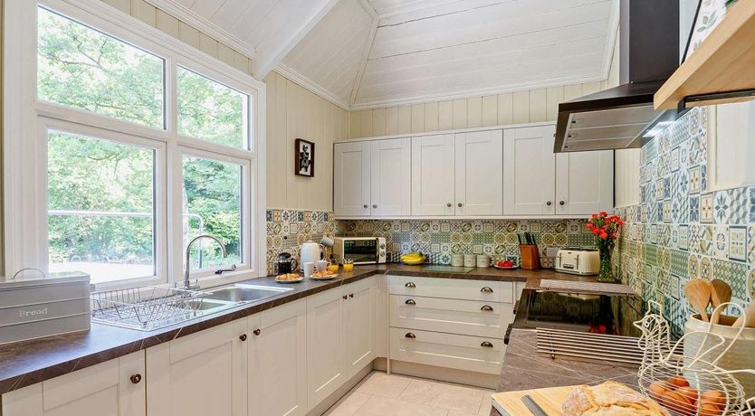 Photo of 4 Bed in Llanfairtalhaiarn