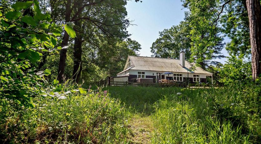 Photo of 4 Bed in Llanfairtalhaiarn