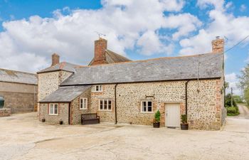 in Wootton Fitzpaine (89005) Holiday Cottage