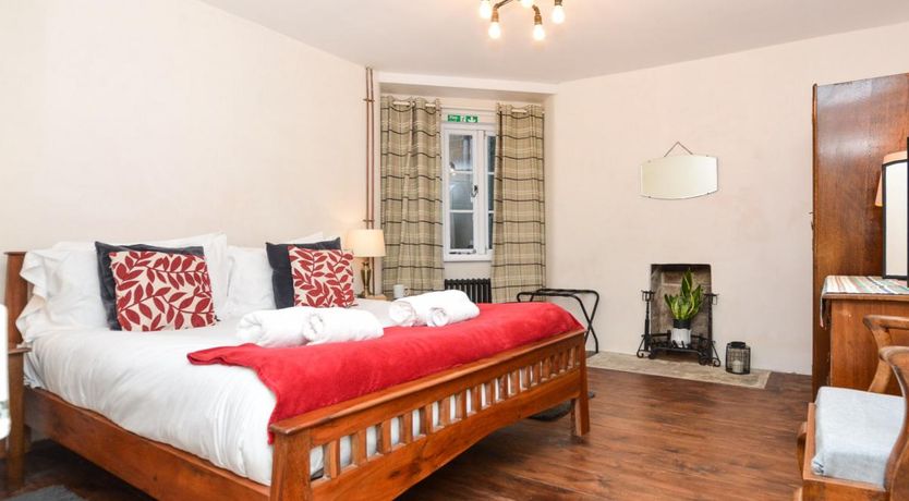 Photo of 4 Bed in Wootton Fitzpaine