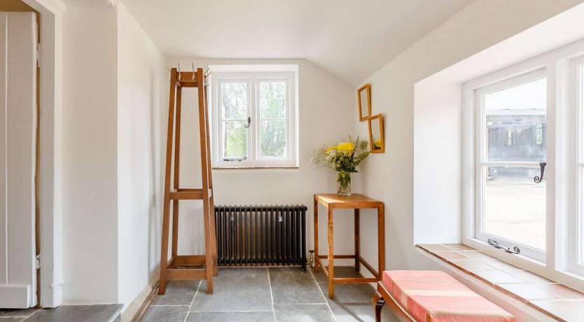 Photo of 4 Bed in Wootton Fitzpaine