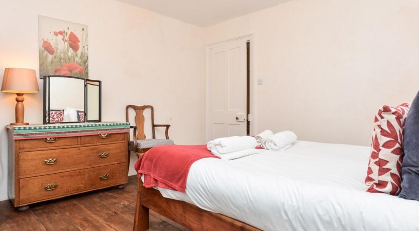 Photo of 4 Bed in Wootton Fitzpaine