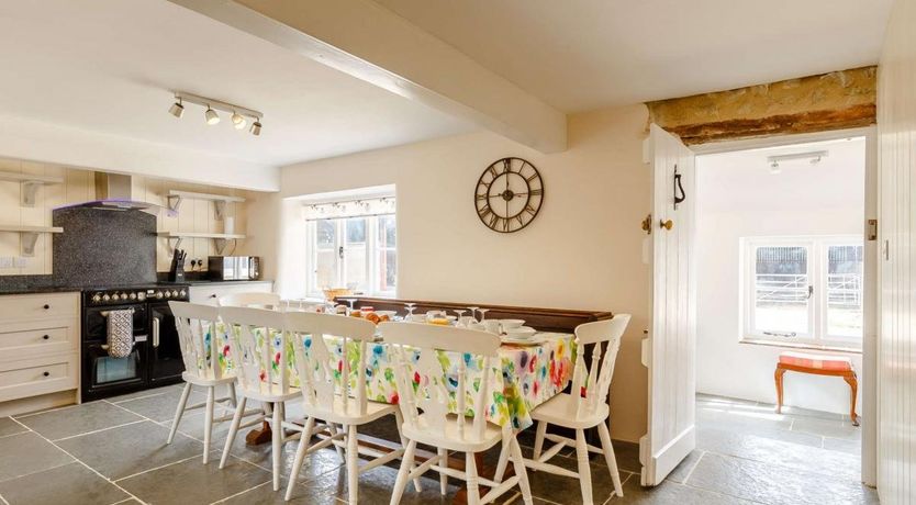 Photo of 4 Bed in Wootton Fitzpaine