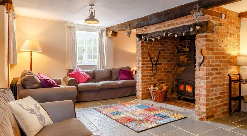 Photo of 4 Bed in Wootton Fitzpaine