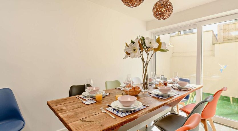 Photo of 5 Bed in Tenby