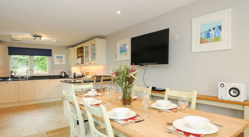 Photo of Swandown, 12A Goldenhaye