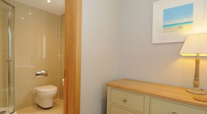 Photo of Swandown, 12A Goldenhaye