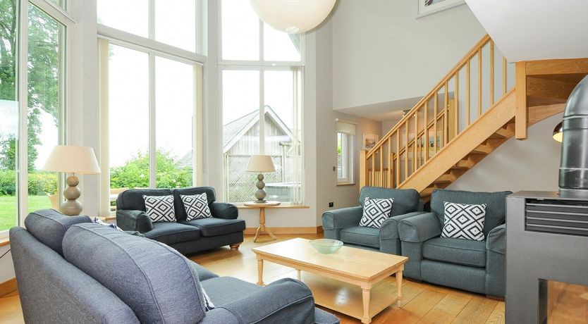 Photo of Swandown, 14 Goldenhaye