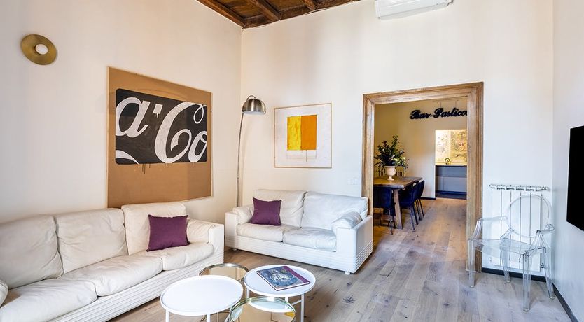 Photo of The Peddler & The Lady