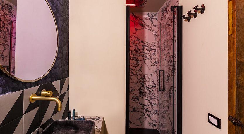 Photo of The Peddler & The Lady