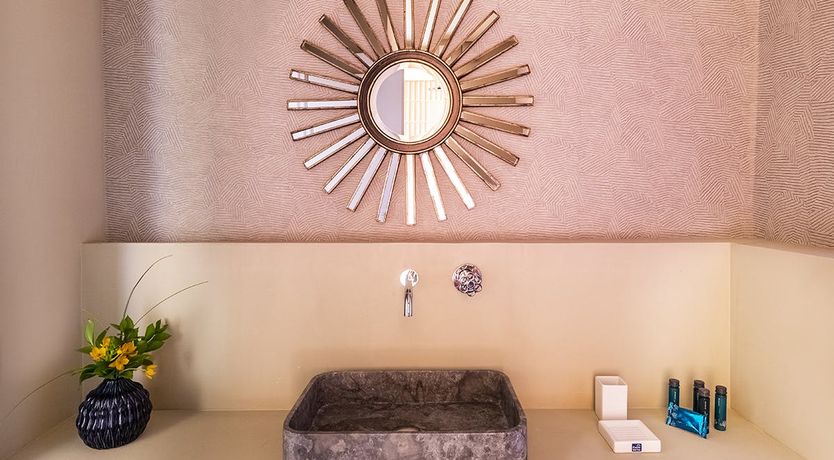 Photo of The Peddler & The Lady