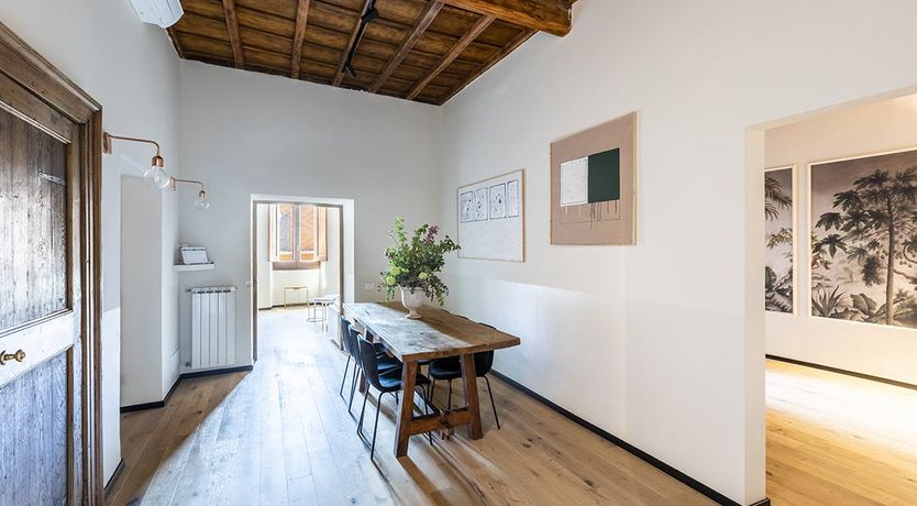 Photo of The Peddler & The Lady