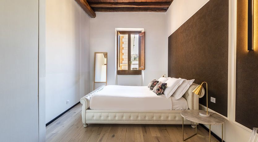 Photo of The Peddler & The Lady