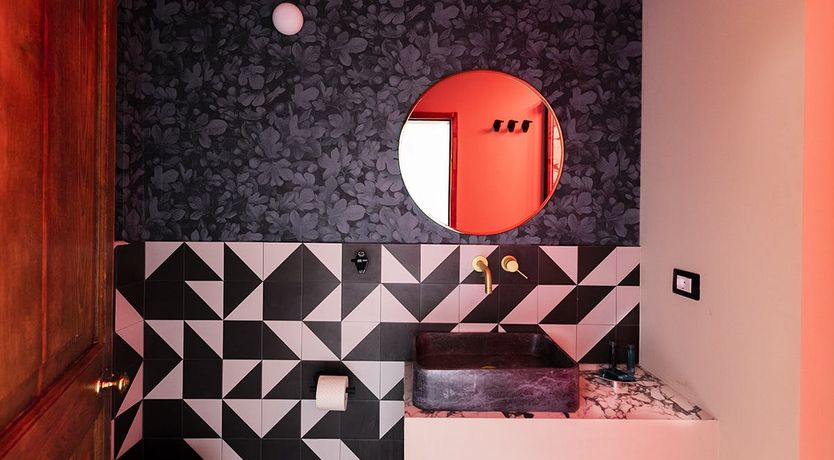 Photo of The Peddler & The Lady