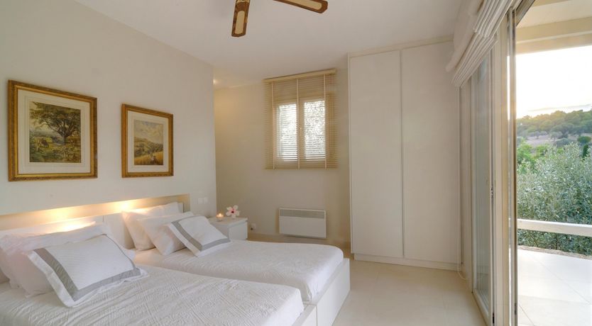 Photo of Paintings By Petals