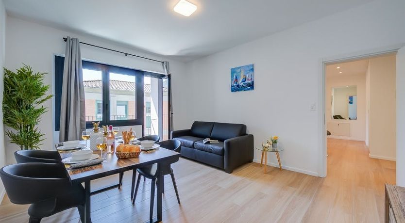 Photo of Bircher On The Balcony