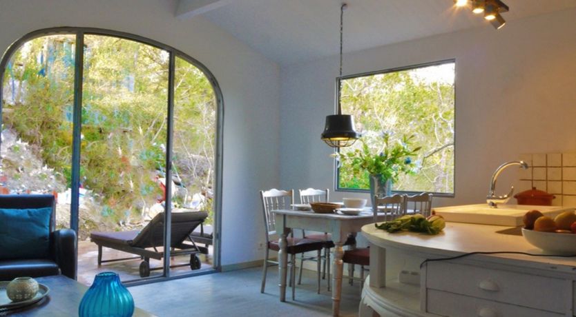 Photo of Catalonian Stone