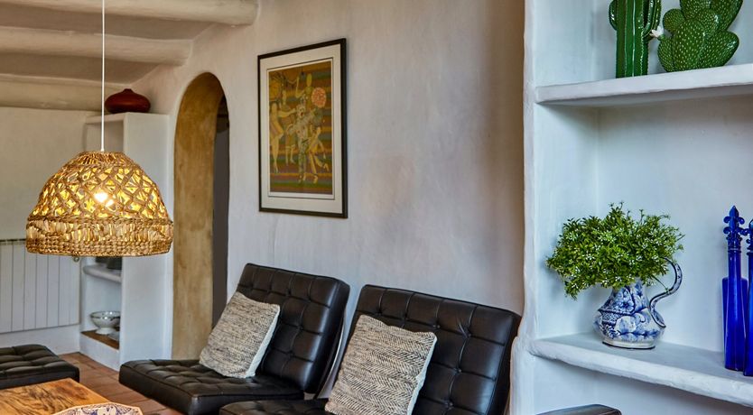 Photo of Farmhouse in Bloom