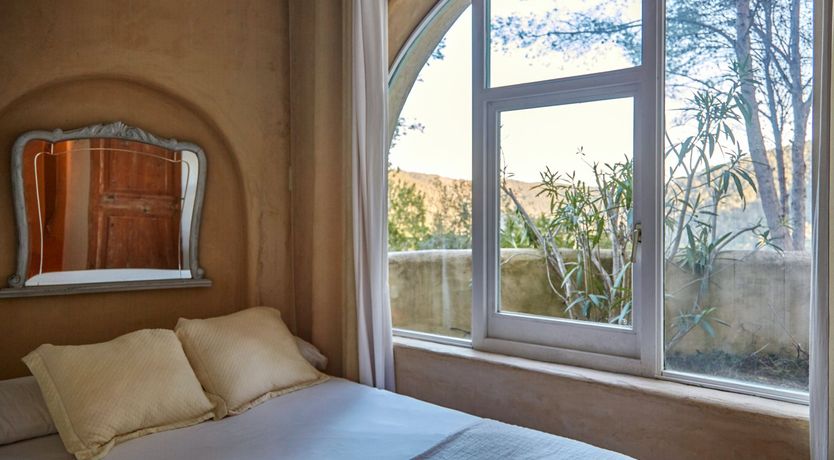 Photo of Farmhouse in Bloom