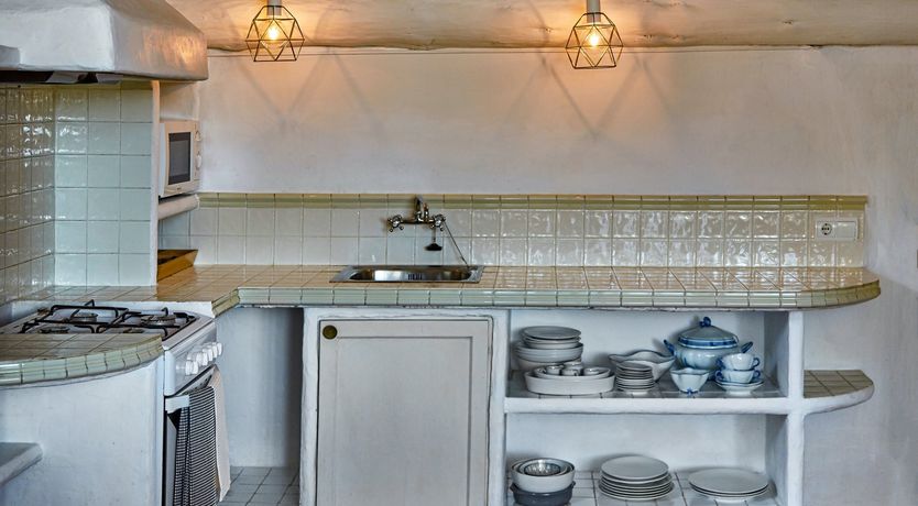 Photo of Farmhouse in Bloom