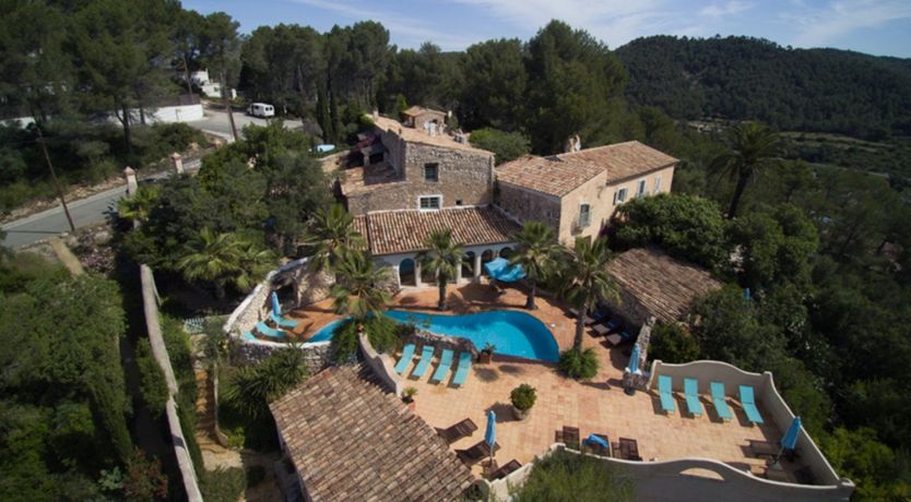 Photo of Farmhouse in Bloom