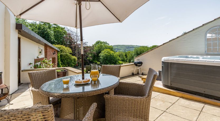 Photo of Aylesbury Cottage