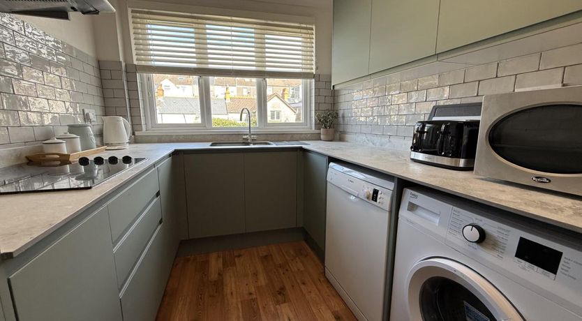 Photo of 3 Bed in Tenby