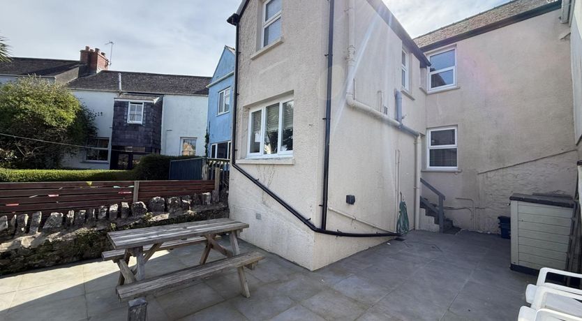 Photo of 3 Bed in Tenby