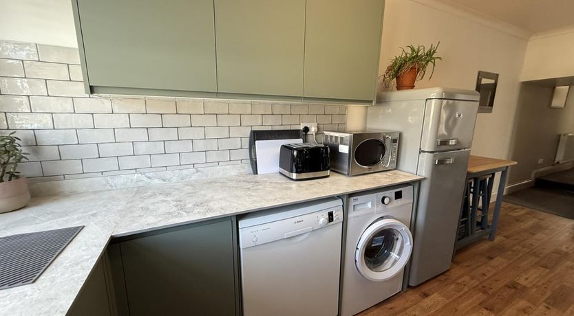 Photo of 3 Bed in Tenby