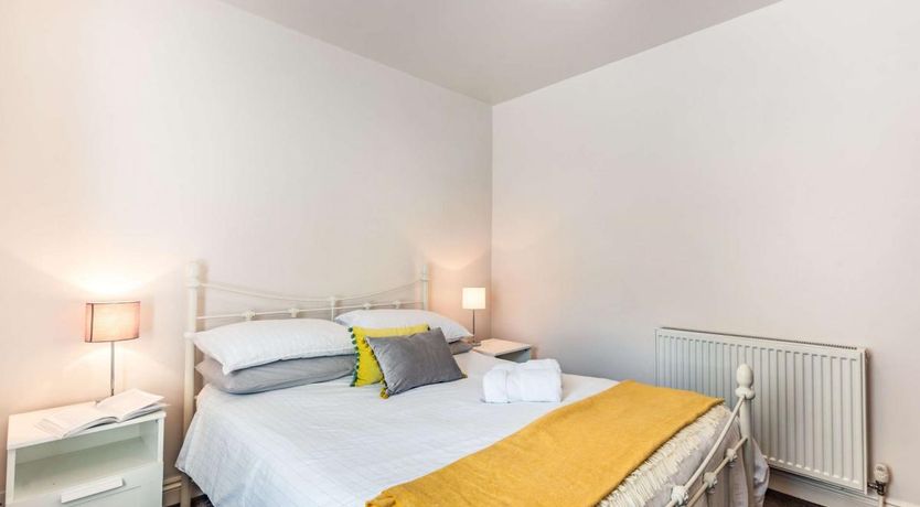 Photo of 3 Bed in Tenby