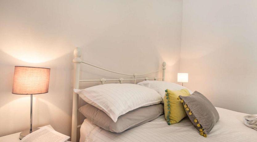 Photo of 3 Bed in Tenby