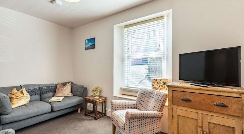 Photo of 3 Bed in Tenby