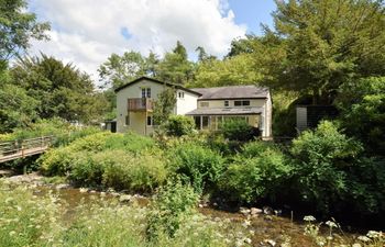 4 Bed in Denbigh Holiday Cottage