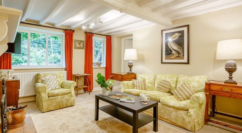 Photo of 4 Bed in Lawnt