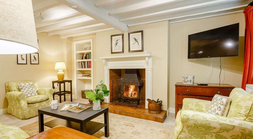 Photo of 4 Bed in Lawnt