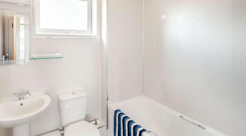 Photo of 3 Bed in Shabbington