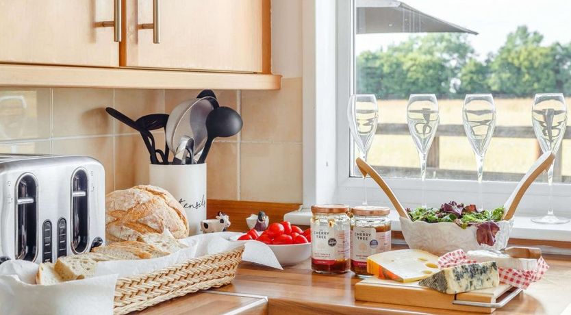 Photo of 3 Bed in Shabbington