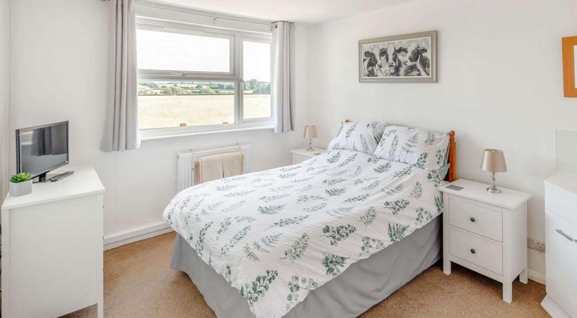 Photo of 3 Bed in Shabbington