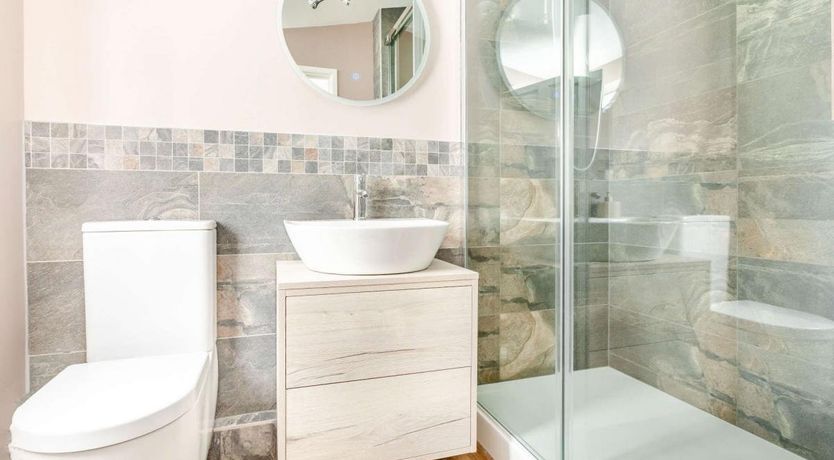 Photo of 2 Bed in Isle Brewers