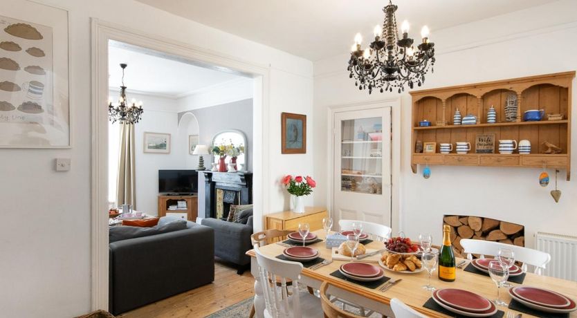 Photo of 5 Bed in St Ives