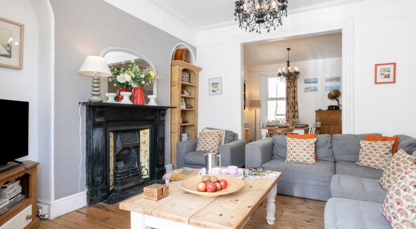 Photo of 5 Bed in St Ives